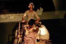 地点「桜の園」より。