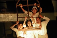 地点「桜の園」より。