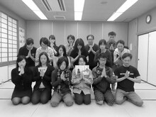 劇団肋骨蜜柑同好会「愛の技巧、または彷徨するヒト胎盤性ラクトーゲンのみる夢」の出演者たち。