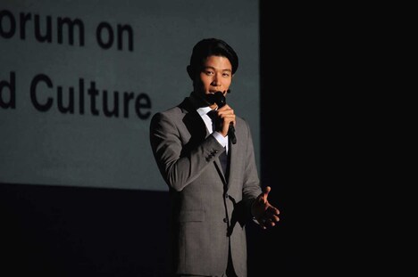 「The Land of the Rising Sun」より。