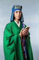 奥谷知弘演じる周暠。