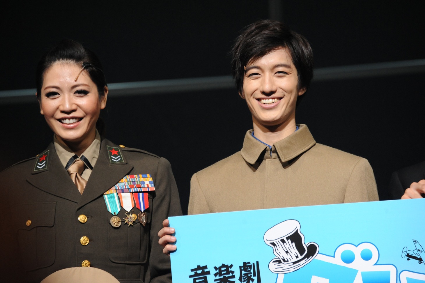 左から悠未ひろ、水田航生。