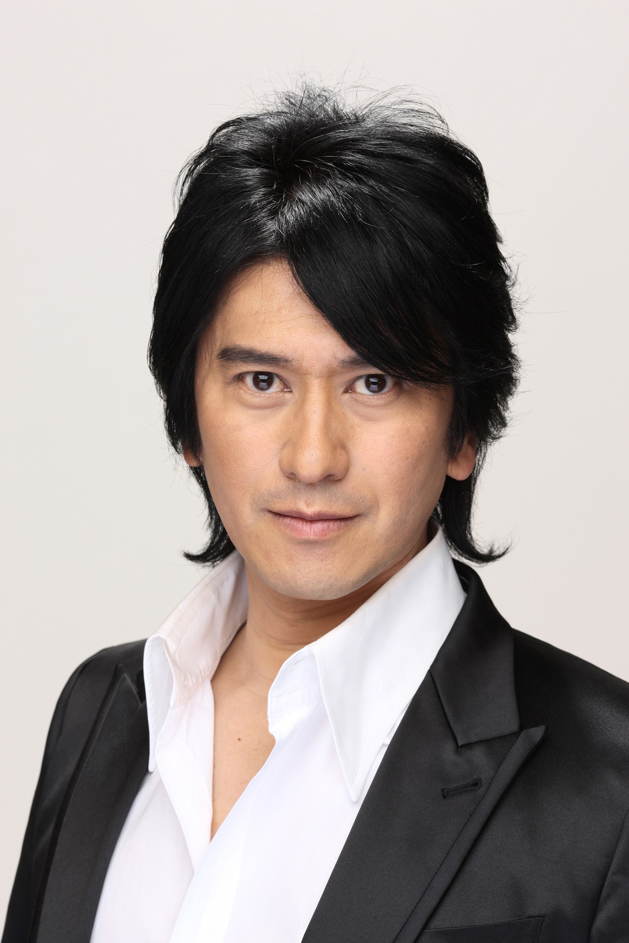 川崎麻世