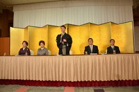 「市川春猿 劇団新派入団記者会見」の様子。