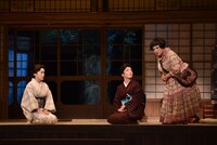 「三婆」公開舞台稽古の様子。