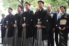左から中村歌之助、中村橋之助、中村芝翫、中村福之助。