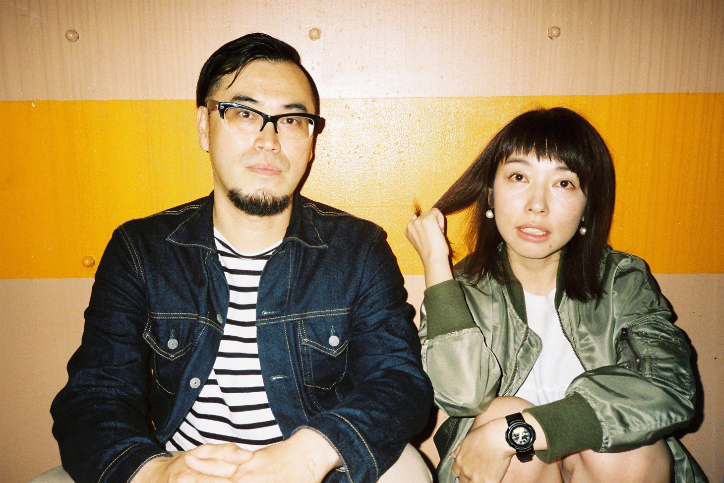 左からせきしろ、山脇唯。