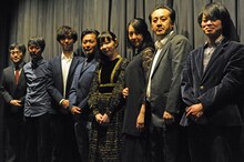 映画「At the terrace テラスにて」初日舞台あいさつより。左から山内ケンジ、岡部たかし、橋本淳、古屋隆太、平岩紙、石橋けい、岩谷健司、師岡広明。