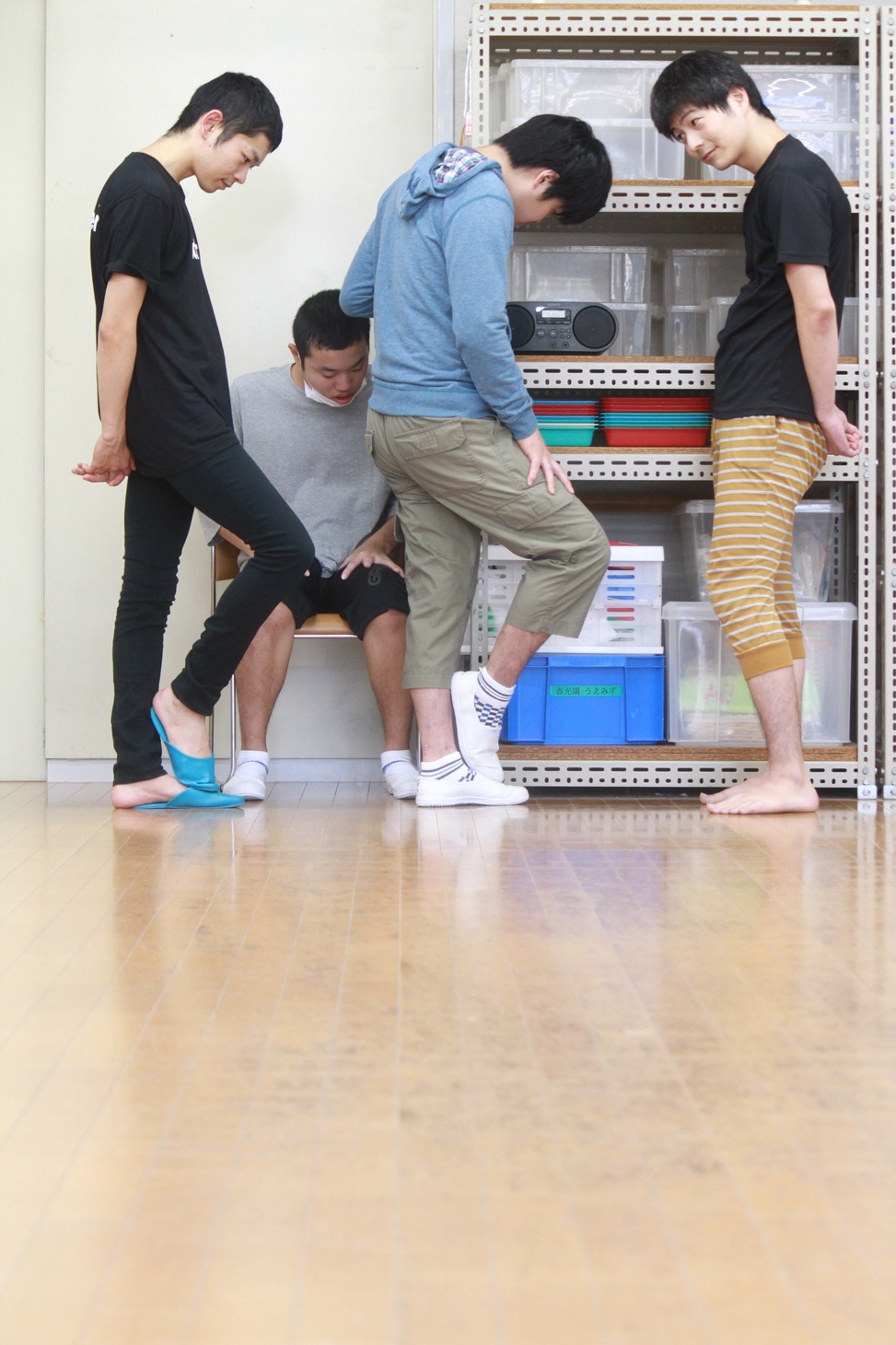 捩子ぴじん×障害者福祉施設・春光園うえみずによるダンス公演「わからない？」ビジュアル（撮影：喜多直人）