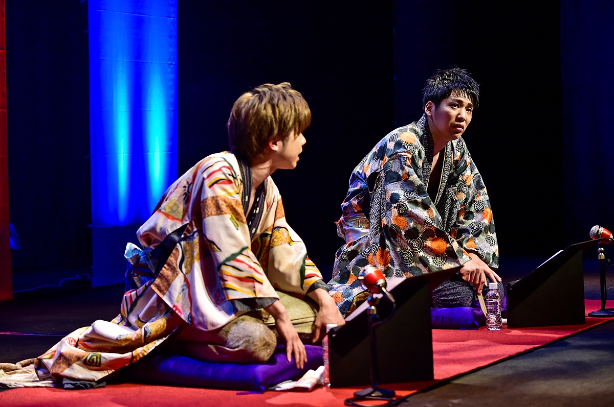 「ハンサム落語 第六幕」より、磯貝龍虎、桑野晃輔ペア。（撮影：鏡田伸幸）
