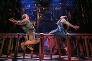 「ノートルダムの鐘」海外公演より。Michael Arden and Ciara Renee(Photo by Jerry Dalia) (c)Disney ※Reneeの2つめのeはアクサン付が正式表記