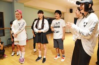 フラッシュモブの練習の様子。