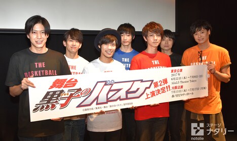 囲み取材時に行われたフォトセッション。