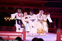 「嚴島神社 世界遺産登録20周年記念奉納行事 ミュージカル『刀剣乱舞』 in 嚴島神社」の様子。