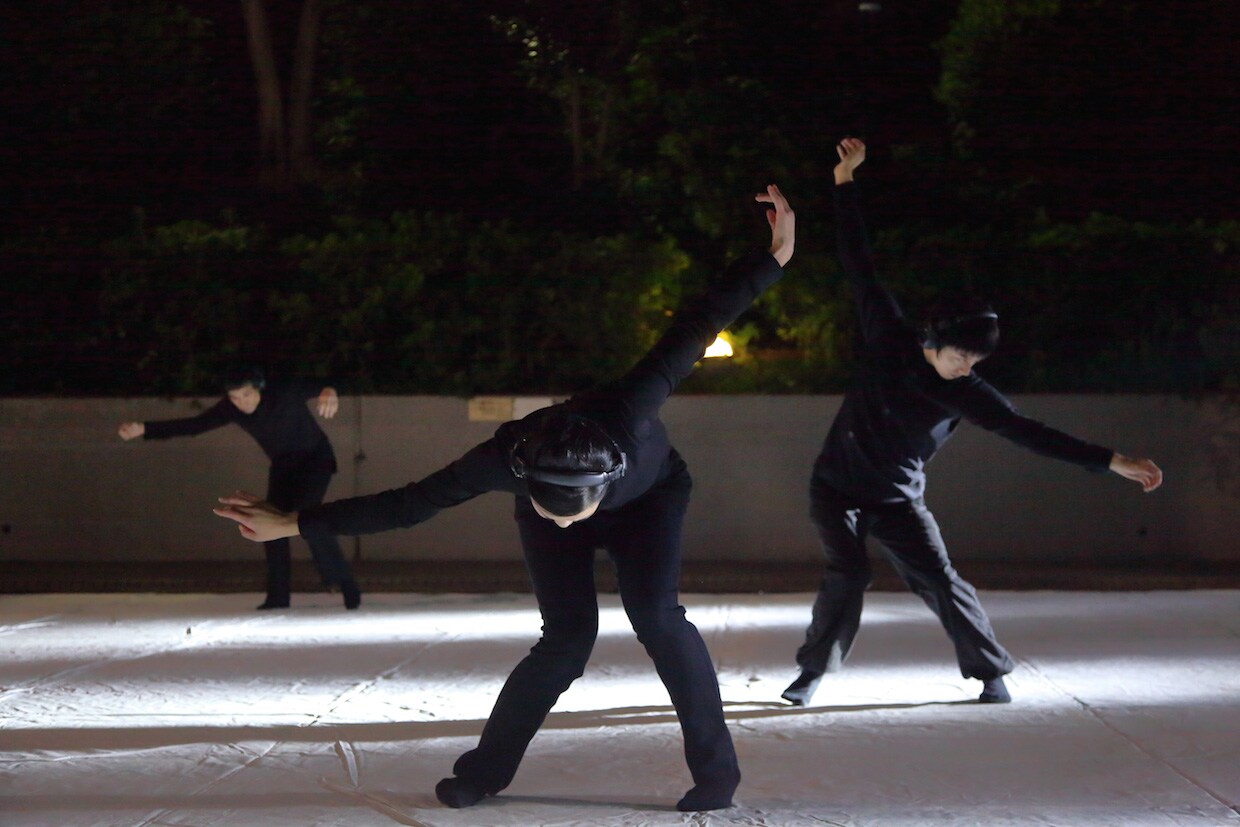 観客とダンサーはヘッドホンを装着、A.P.I.「0dB（ゼロデシベル）」