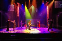 世田谷パブリックシアター ＋ KERA・MAP#007「キネマと恋人」より。（撮影：御堂義乗）