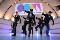 「Shibuya StreetDance Week 2016」より、Twiggz Famのパフォーマンス。