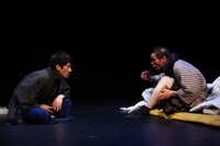 過去に上演された「珈琲法要」より。（撮影：田中流）