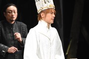 浦井健治演じるヘンリー五世。