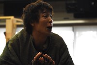 「ノートルダムの鐘」稽古より。カジモド役候補の海宝直人。