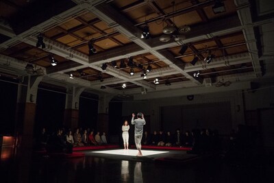 2015年2月に上演された、明倫茶会「紙風船」より。（撮影：井上嘉和）