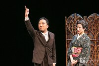 「エノケソ一代記」より。（撮影：加藤孝）