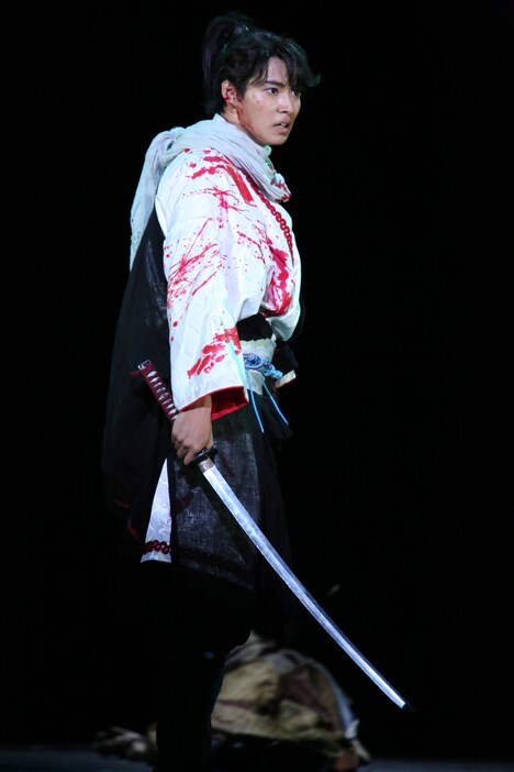 2014年に上演された「里見八犬伝」より、山崎賢人演じる犬塚信乃。