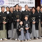 勘九郎の息子・七緒八と哲之、浅草寺で初舞台成功祈願「ももたろうやります」