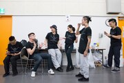 Team LION Tの稽古中のオフショット。
