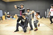 劇団プレステージ×ヨーロッパ企画「突風!道玄坂歌合戦」公開稽古の様子。