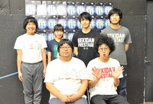 劇団プレステージ×ヨーロッパ企画「突風！道玄坂歌合戦」囲み取材の様子。上段左から本多力、藤谷理子、猪塚健太、高橋秀行。下段左から諏訪雅、今井隆文。