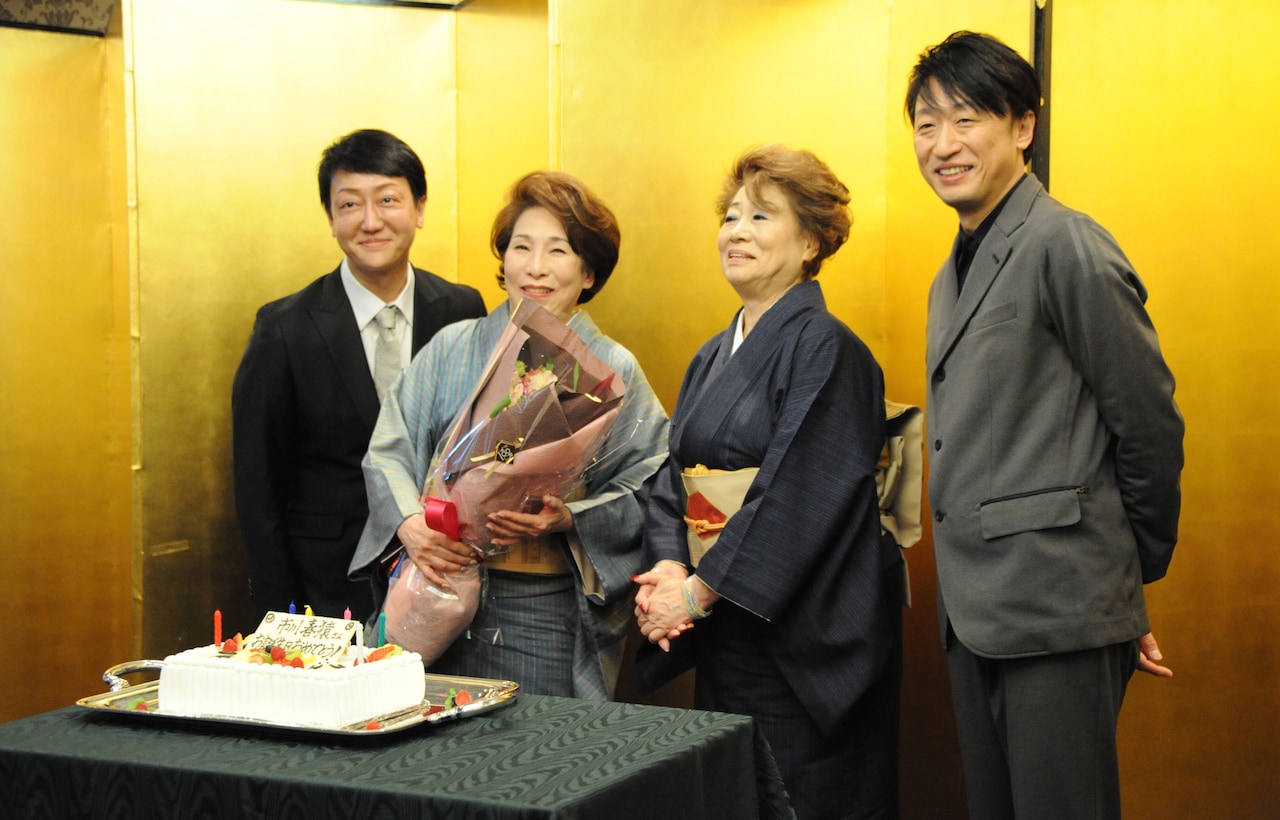 新派「華岡青洲の妻」会見、市川春猿＆波乃久里子に誕生日サプライズ