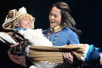 It's SHOWTA-im! vol.2「スマイルマーメイド ～The Smile Mermaid～」より、左から加藤清史郎演じるパブロ、荒木宏文演じるケント。