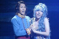 It's SHOWTA-im! vol.2「スマイルマーメイド ～The Smile Mermaid～」より、左から荒木宏文演じるケント、蒼井翔太演じるマリナ。