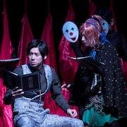 極上文學「人間椅子/魔術師」開幕、乱歩作品を艶やかに表現
