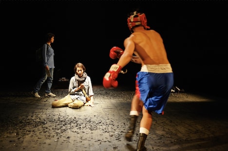 2014年に上演された「炎 アンサンディ」より。(撮影:細野晋司)