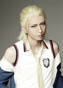 吉岡佑演じる南那城メィジ。