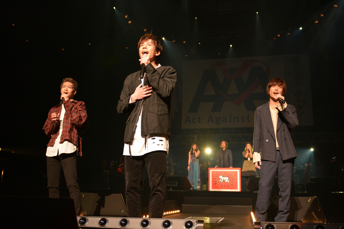 「Act Against AIDS 2016『THE VARIETY 24』～魂の俳優大熱唱！助けてミュージシャン！～」の様子。