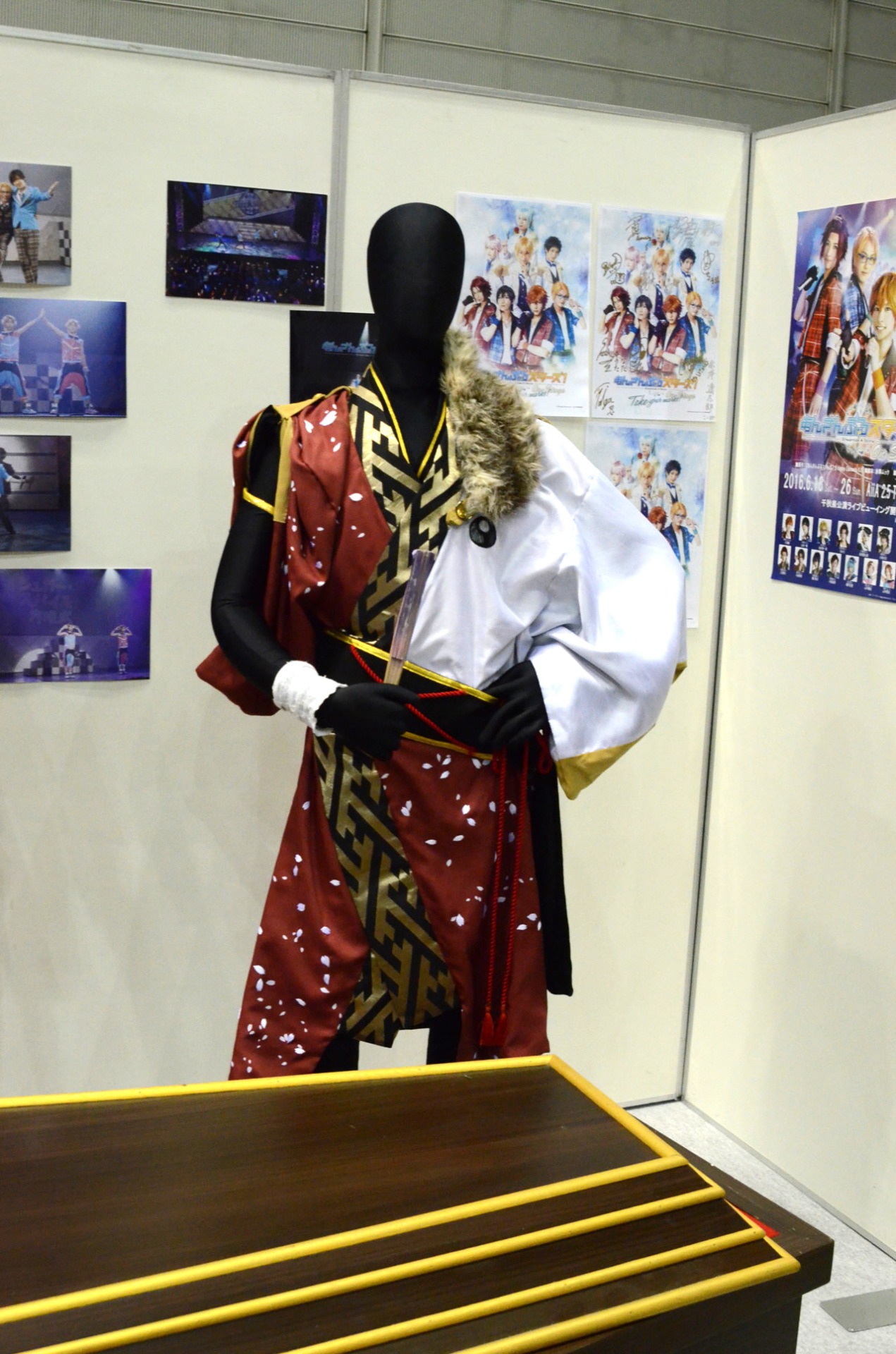 「あんさんぶるスターズ！オン・ステージ」展示エリアの様子。