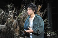 村上虹郎演じるナオヤ。