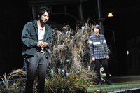 左から村上虹郎演じるナオヤ、鈴木勝大演じるケンイチ。