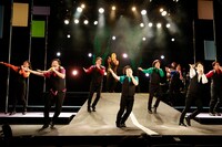 劇団プレステージ×ヨーロッパ企画「突風！道玄坂歌合戦」ゲネプロの様子。