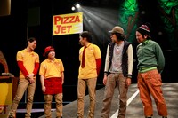 劇団プレステージ×ヨーロッパ企画「突風！道玄坂歌合戦」ゲネプロの様子。