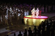 「1万人のゴールド・シアター2016『金色交響曲~わたしのゆめ・きみのゆめ~』」より。(c)田中亜紀