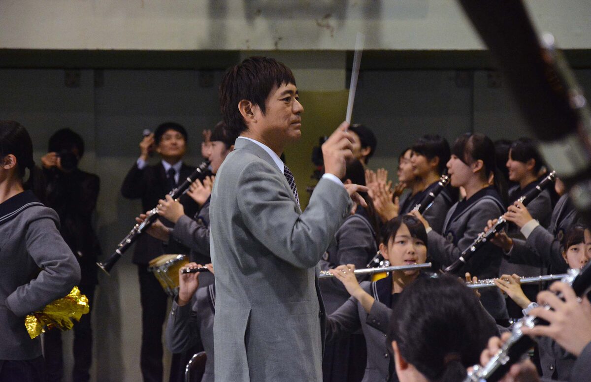 熱血 ブラバン少女 華丸が指揮に初挑戦 僕なりの女子高の先生を ステージナタリー