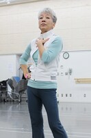 「THE レビュー『カーテンコールをもう一度！』」稽古場より、中尾ミエ。