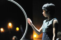 ながめくらしつ「心を置いて飛んでゆく」ゲネプロの様子。(c)Mariko Matsubayashi