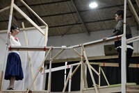 ミュージカル「ロミオ＆ジュリエット」稽古場より、左からジュリエット役の生田絵梨花、ロミオ役の大野拓朗。