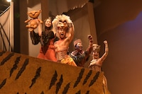 劇団四季ミュージカル「ライオンキング」より、左から関根麻里、シンバ、ラフィキ、ナラ。