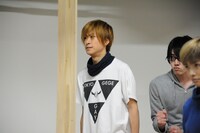 エン*ゲキ#02「スター☆ピープルズ!!」稽古より、赤澤燈演じるライト（中央）。